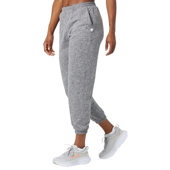 VUORI Boyfriend Jogger in Heather Grey - Picture 1 of 10